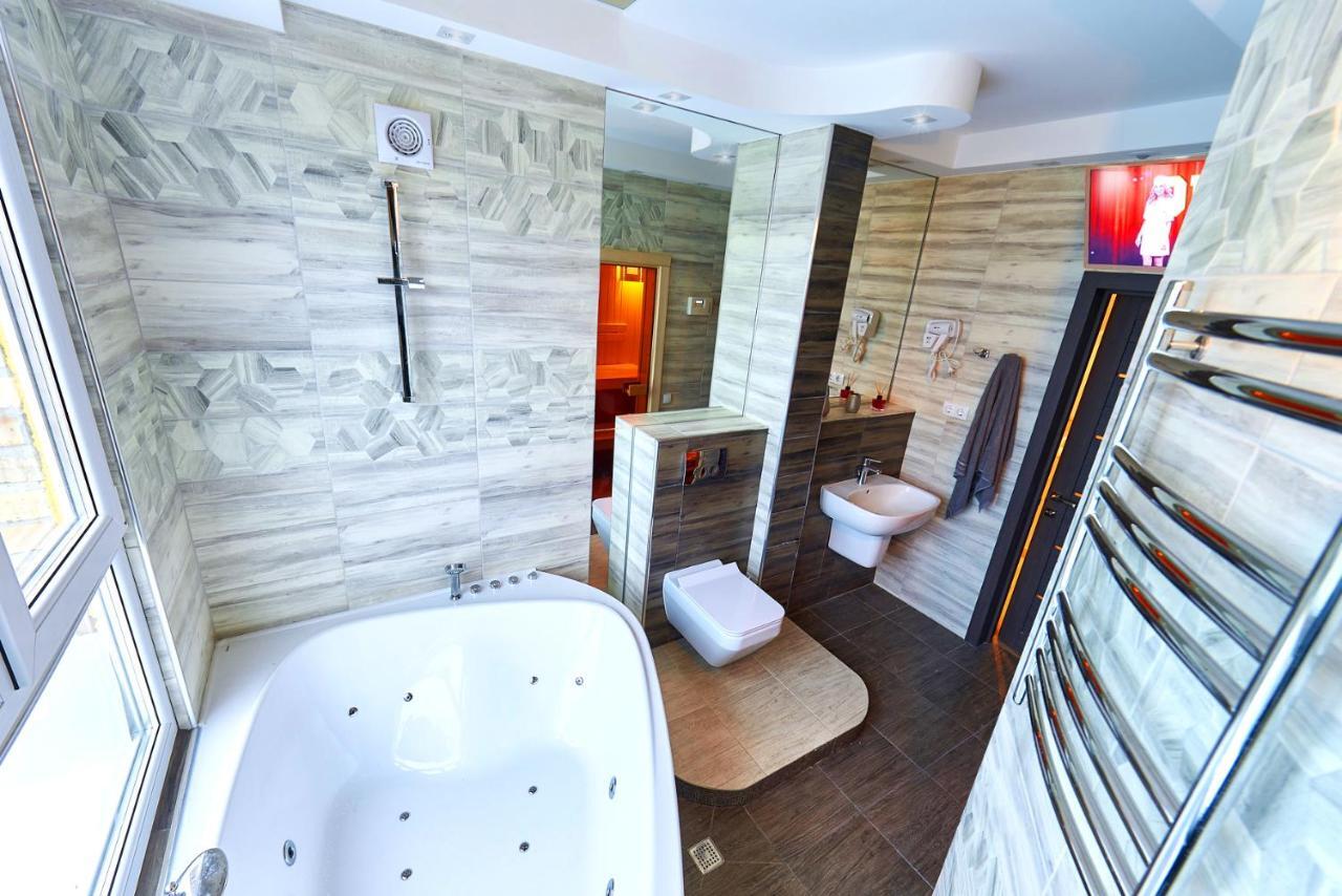 Sauna, Big Jacuzzi , Khreshchatyk Apartments เคียฟ ภายนอก รูปภาพ